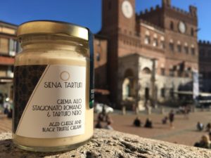 Crema allo stagionato romano e tartufo nero | Siena Tartufi Toscana